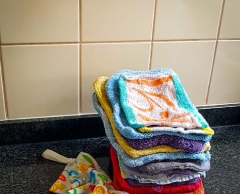 Neem washandjes mee in een ritszakje