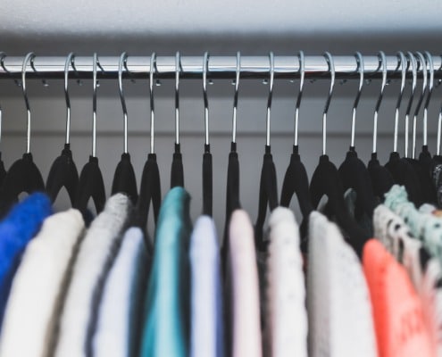 hoe kies ik kledingstuk voor mijn capsule wardrobe