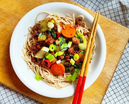 plantaardige kip ketjap met paksoi