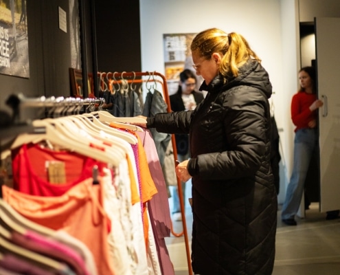 tweedehands kleding this is free fashion