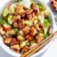 noedels met chinese kool en tofu plantaardig eten
