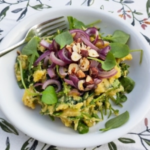 Winterpostelein stamppot met rode pesto